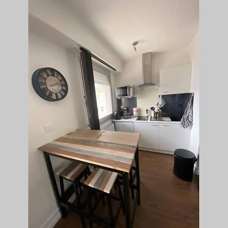 Le 13 Du Temple - Plein Coeur Centre Ville, Residence Privee, 5Mn Gare Sncf, Wifi Et Netflix Niort Exterior foto