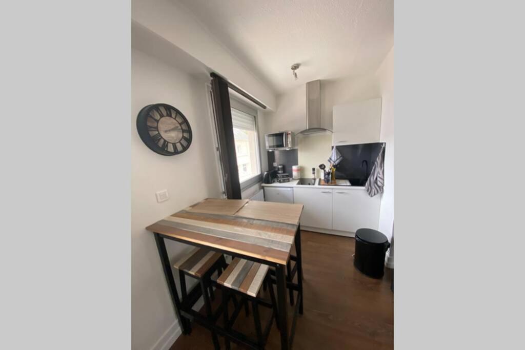 Le 13 Du Temple - Plein Coeur Centre Ville, Residence Privee, 5Mn Gare Sncf, Wifi Et Netflix Niort Exterior foto